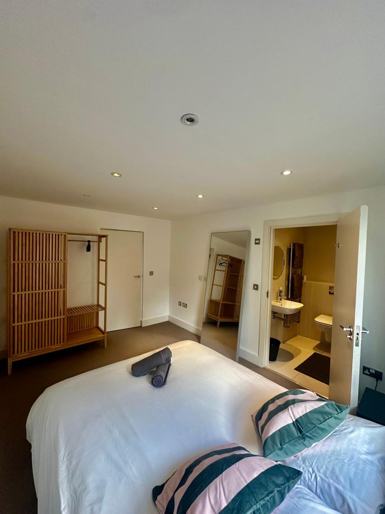 Large, Family Friendly 3-bed Flat In Wood * Londra