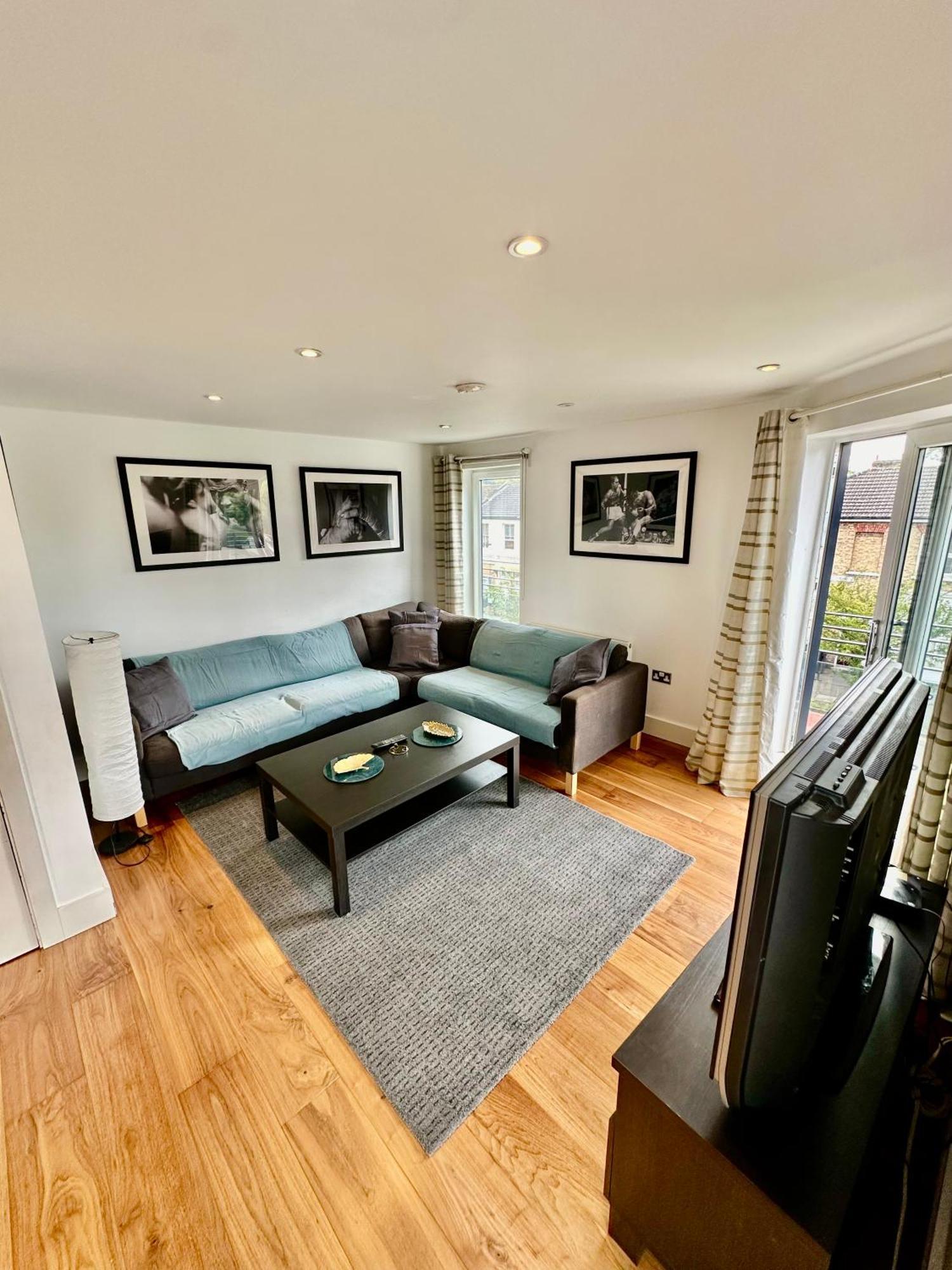 Apartament Large, Family Friendly 3-bed Flat In Wood