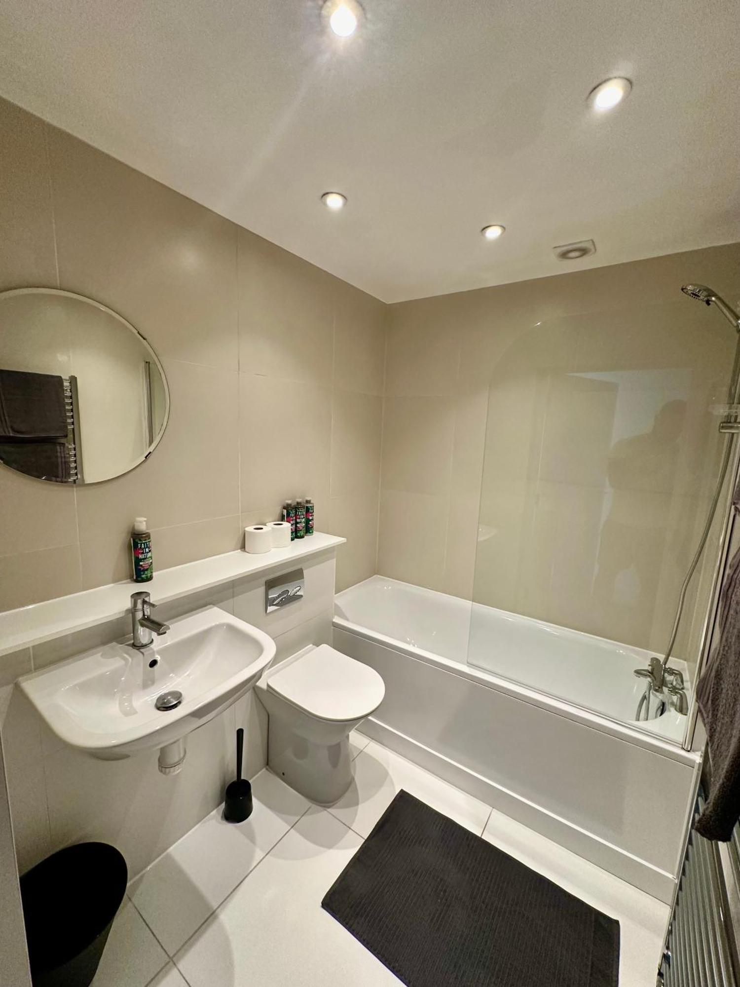 Large, Family Friendly 3-bed Flat In Wood Apartament